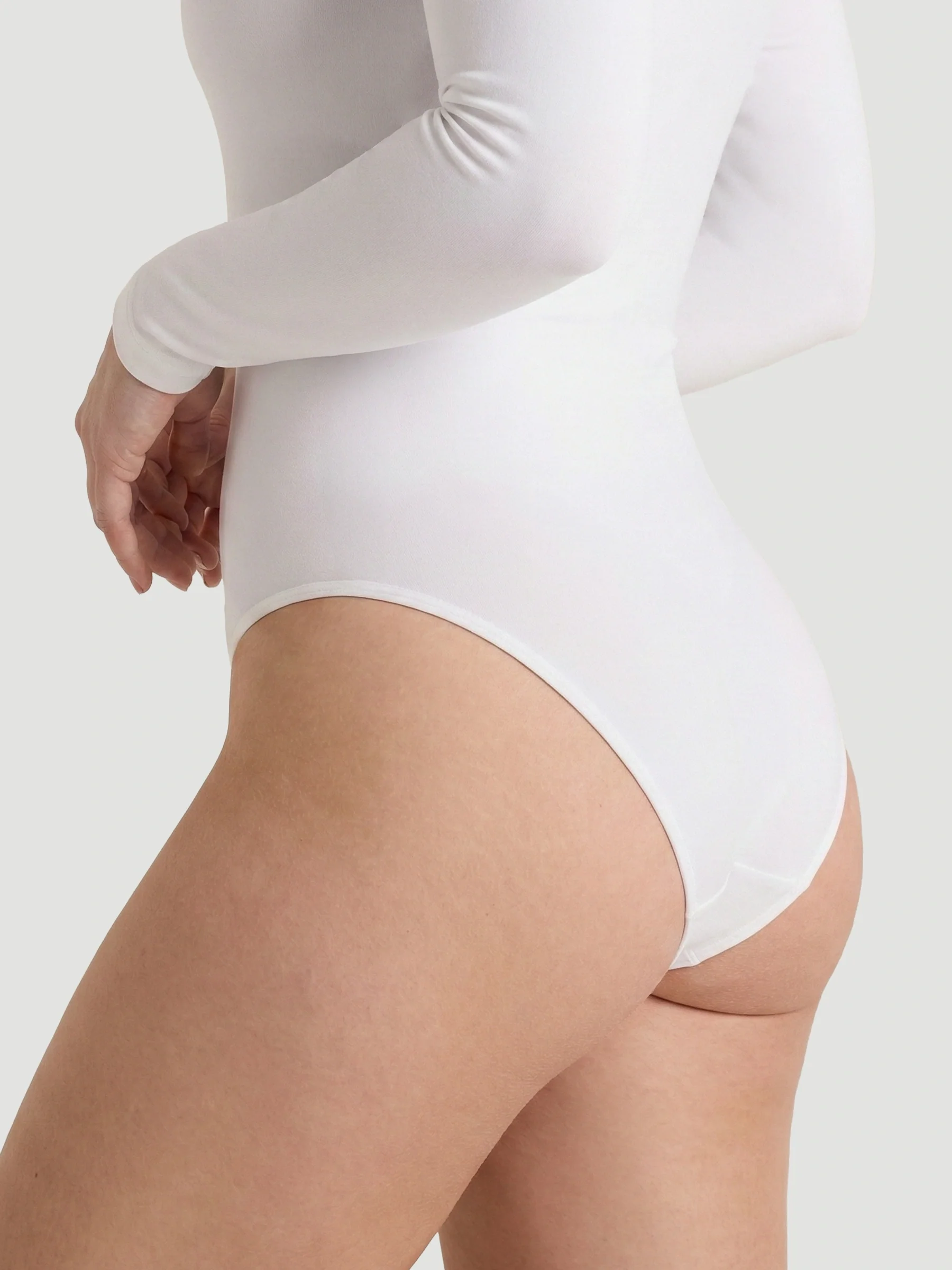 Long-Sleeve Seamless Sculpt Shapewear Bodysuit - Image 23